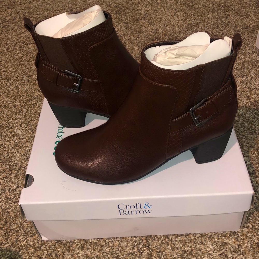 Women’s size 7 Croft & Barrow ankle boots